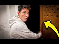 MAI ENTRARE nella STANZA SEGRETA alle 3 DI NOTTE! 😨 CASA degli YOUTUBERS