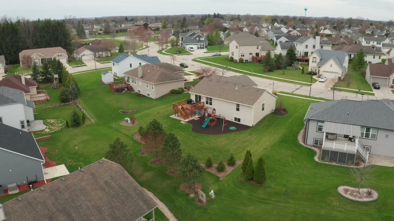 N173W20030 Raymond Rd, Jackson WI 53037