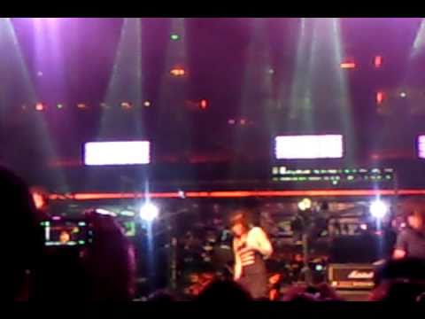 Смотреть «丁噹 - 我是一隻小小鳥 live» на YouTube Смотреть «丁噹 - 我是一隻小小鳥 live» на YouTube