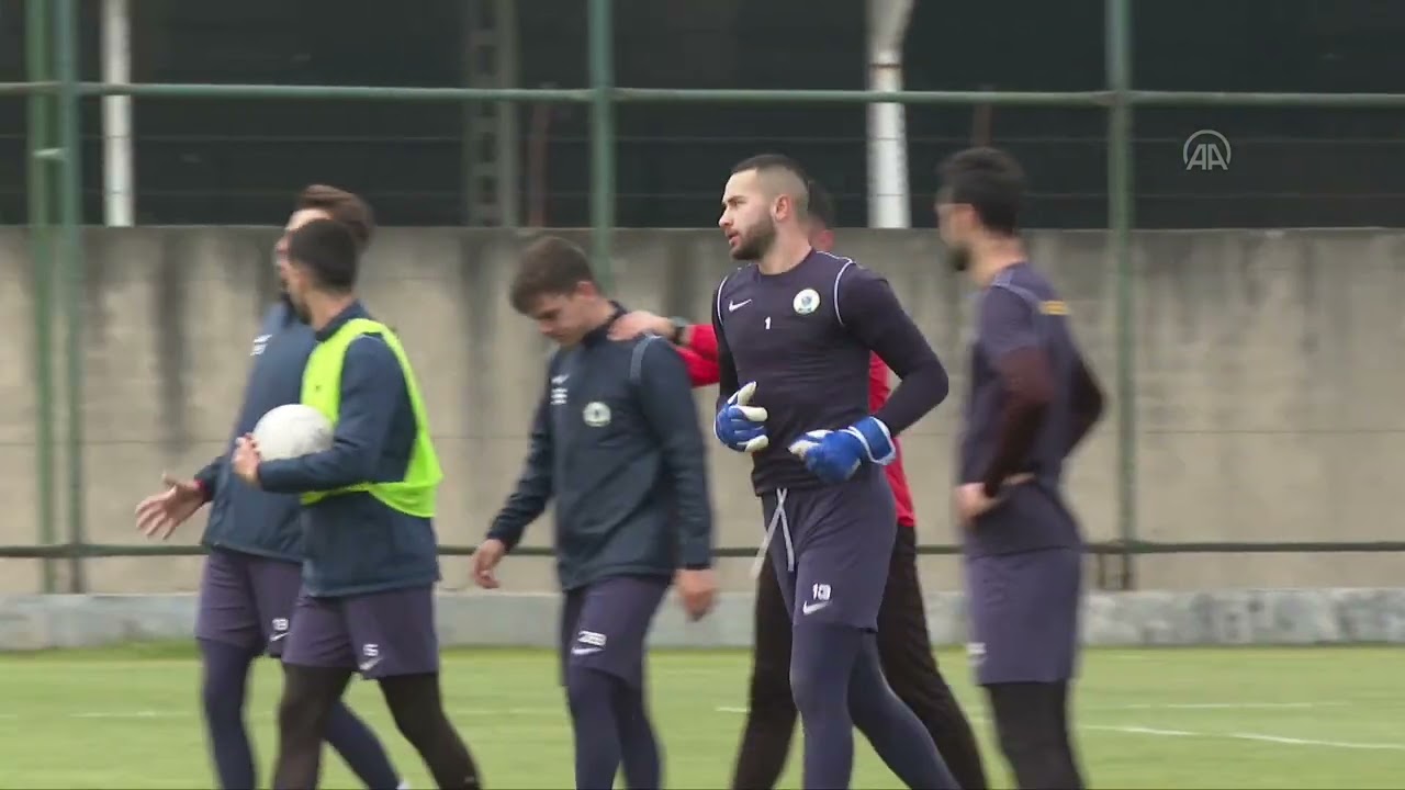 Genç kaleci Bora, babası Şanver Göymen'in yolunda ilerliyor