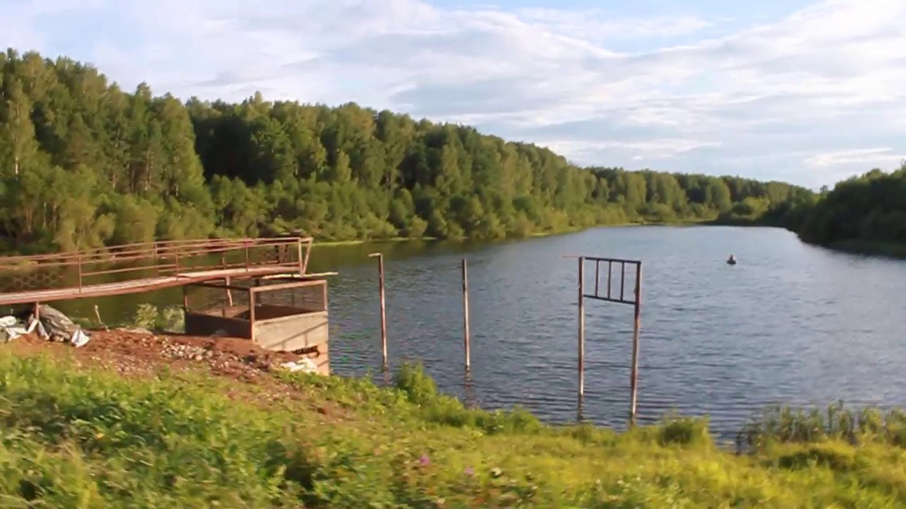 Большой пруд перед поселком Октябрьский в Фаленском районе Кировской .