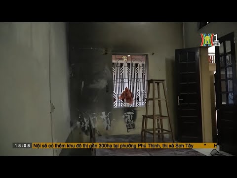 Video Kịp thời cứu cháu bé mắc kẹt trong đám cháy ở quận... - youtube