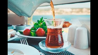 Deni̇zde Kahvalti Yapmanin Verdi̇ği̇ Haz...