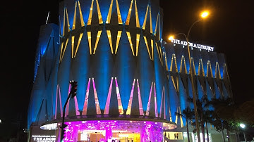 Kho Tư liệu Xây dựng - Mặt tiền nhà hàng tiệc cưới trang trí đèn đẹp lung linh