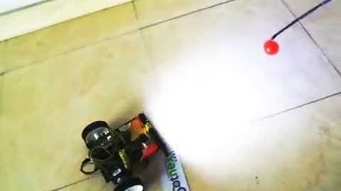 Wireless Ball Follower robot using MATLAB