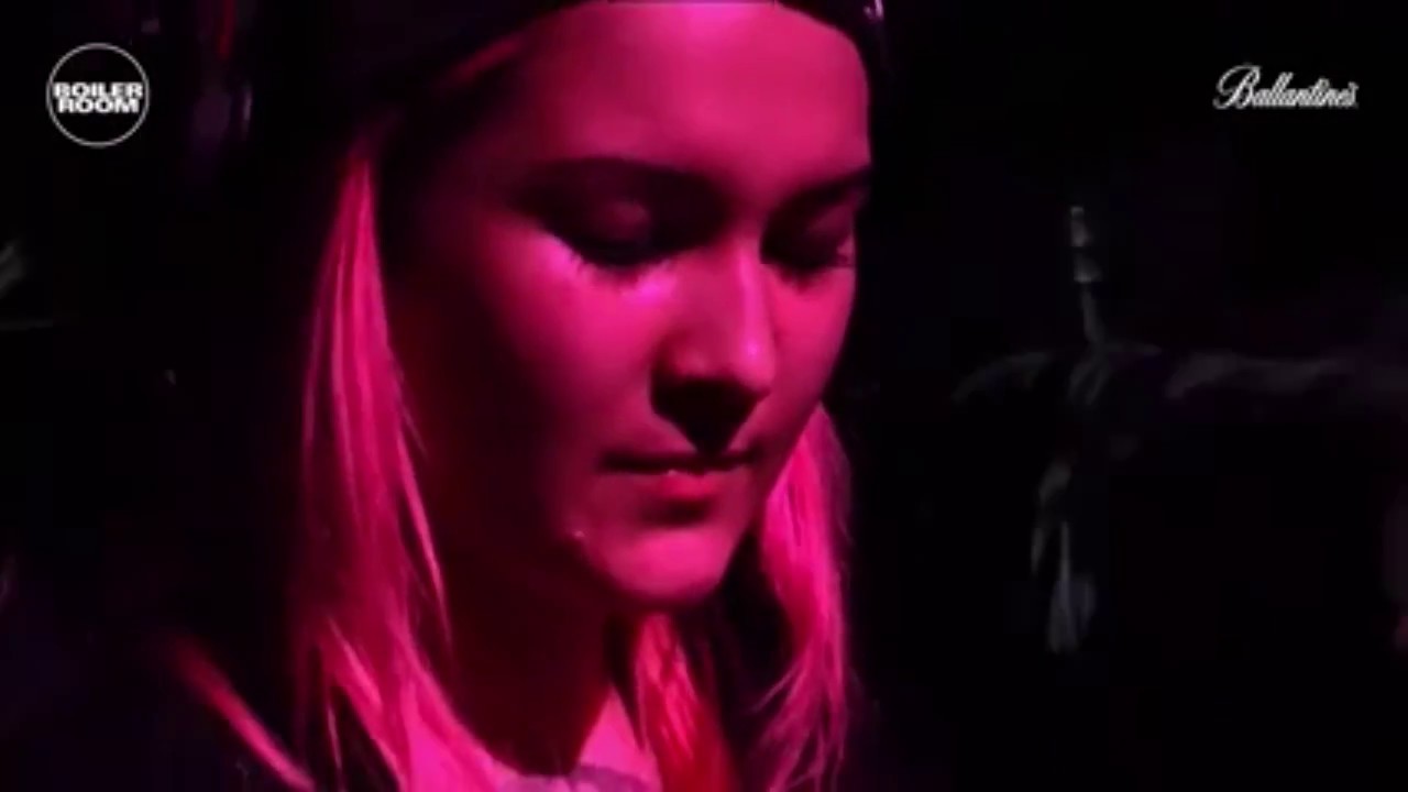 Watch Maya Jane Coles playing Dubpaper - 'Detox' at Boiler Room on YouTube Watch Maya Jane Coles playing Dubpaper - 'Detox' at Boiler Room on YouTube