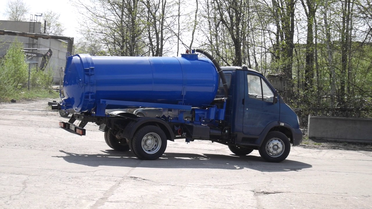 Вакуумная машина на шасси Валдай с открывающимся дном - Ленкомтех - YouTube
