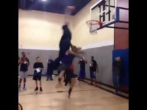 chris brown dunk