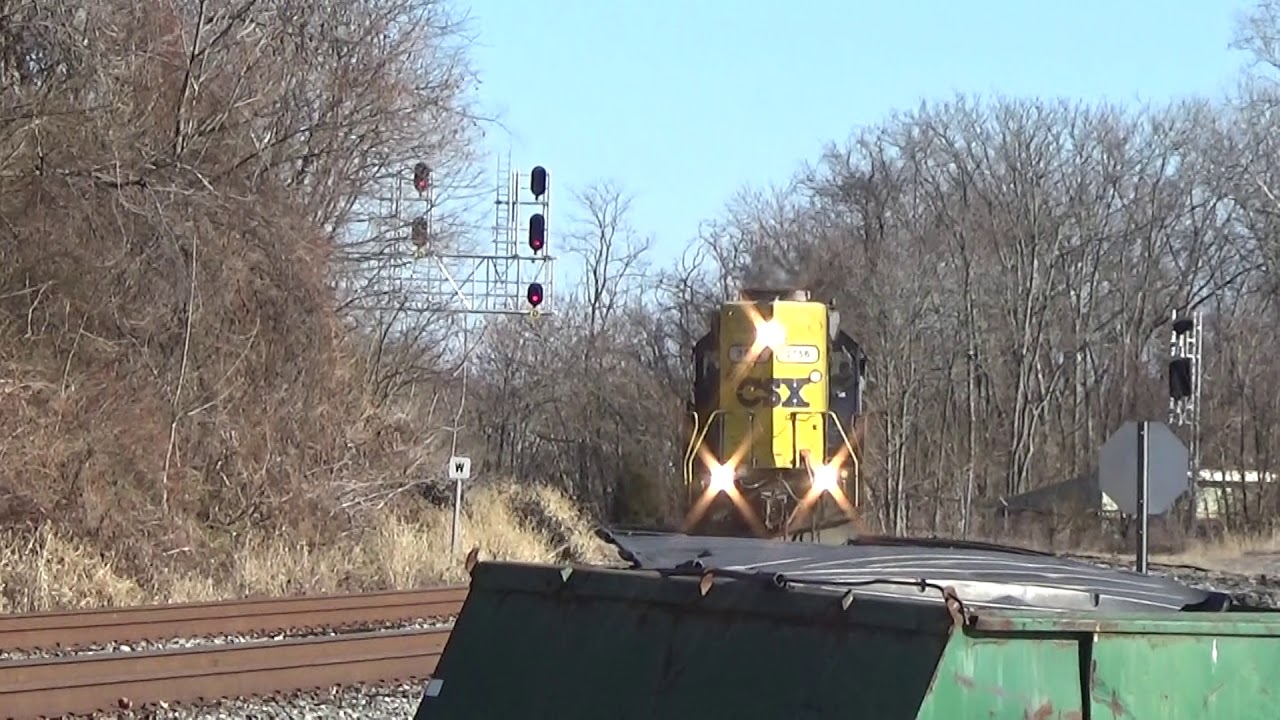 Csx D786 Light Engine With RARE YN2 GP38-2 In Point of Rocks