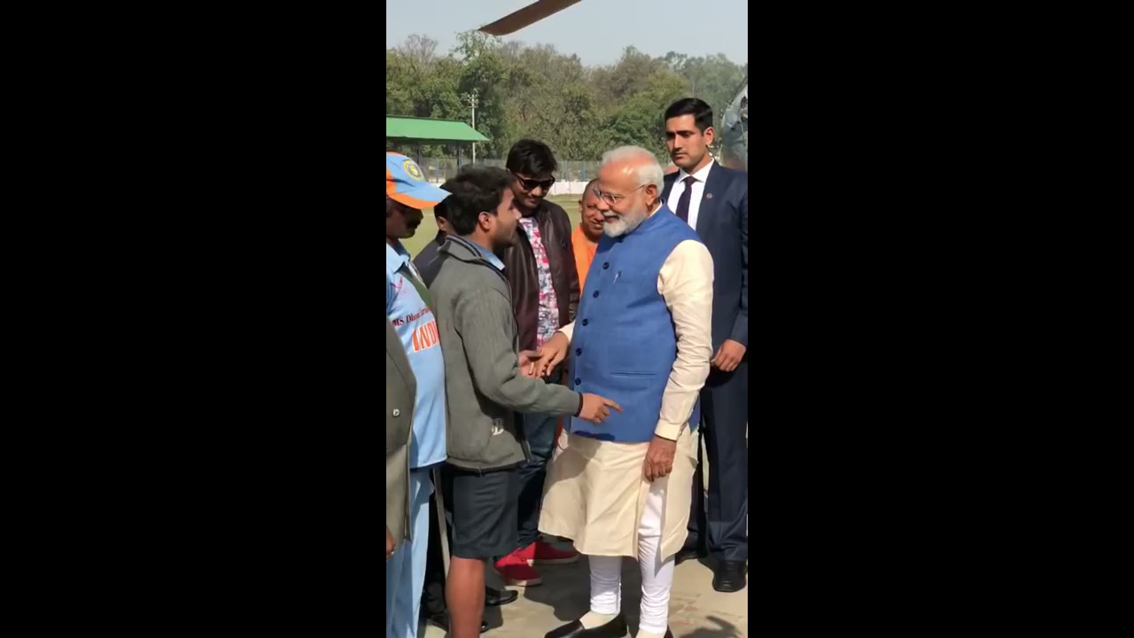 PM Modi visits fascinating Robotics Gallery at Gujarat Science City!