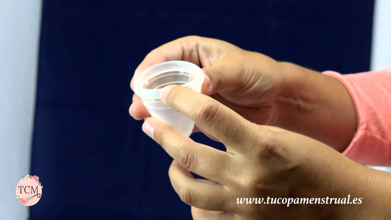 como doblar la copa menstrual