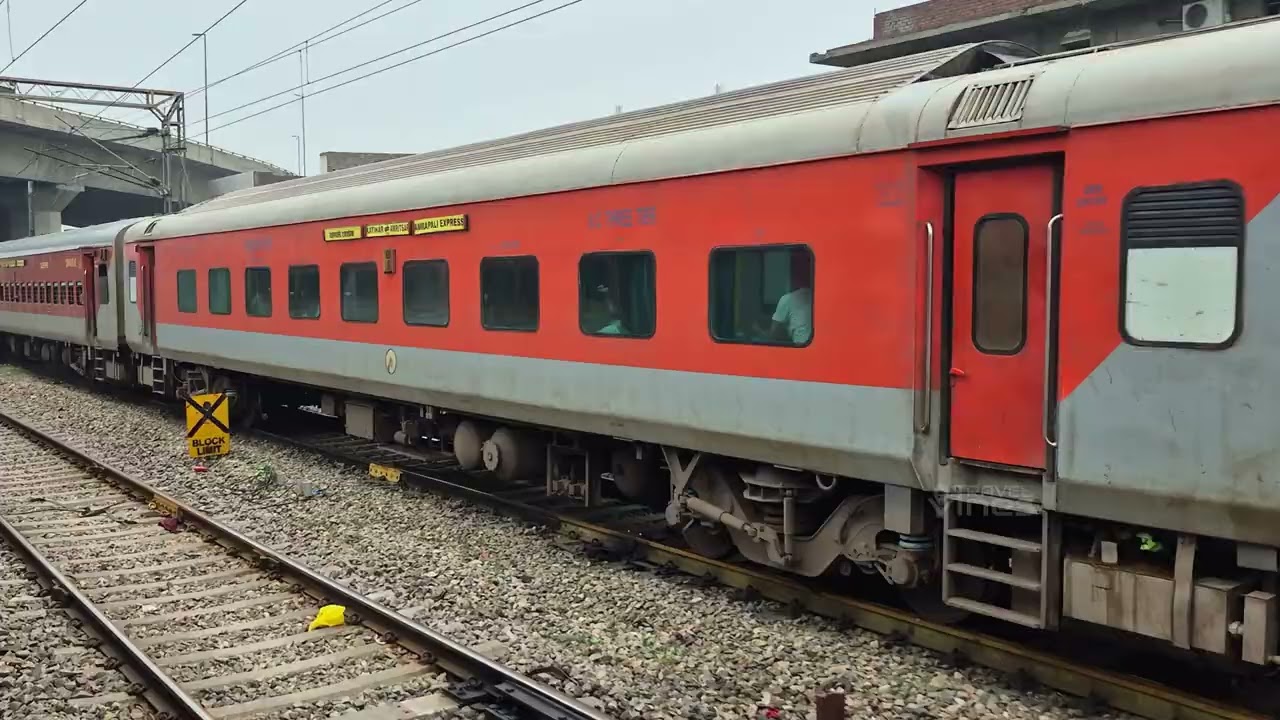 Overtaking 15708 Amrapali Express | Priority level of superfast vs express train