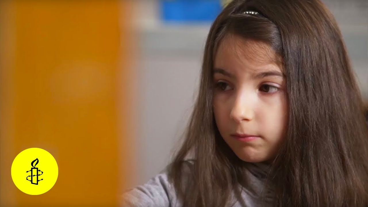 5 pubs contre les discriminations envers les roms - Amnesty International