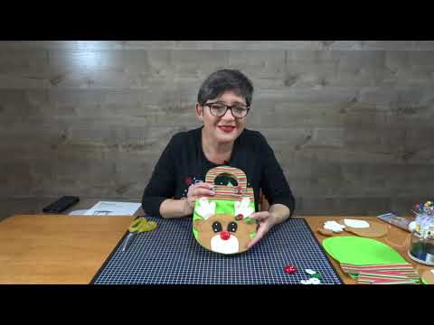 Bolsita navideña Reno en pañolenci. Incluye moldes. Yasna Pino. Casa Puchinni.