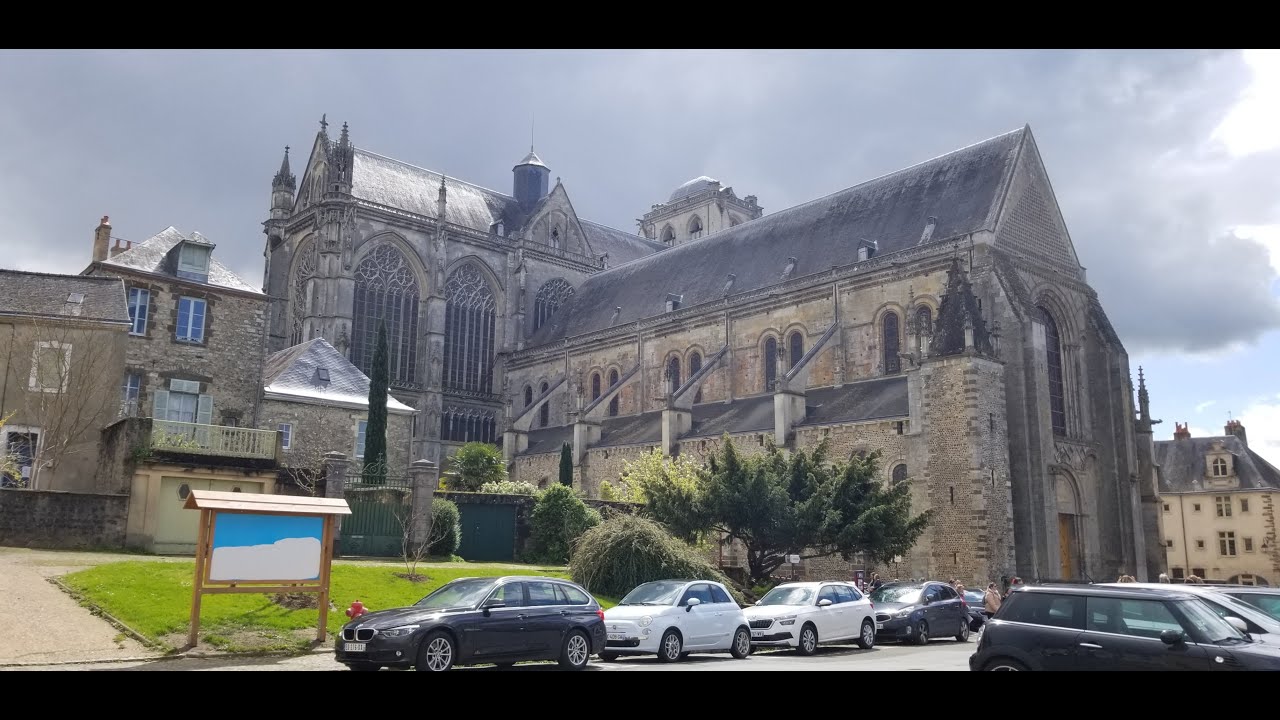 Nomad Mike on a Bike - Le Mans France - First Day In Le Mans
