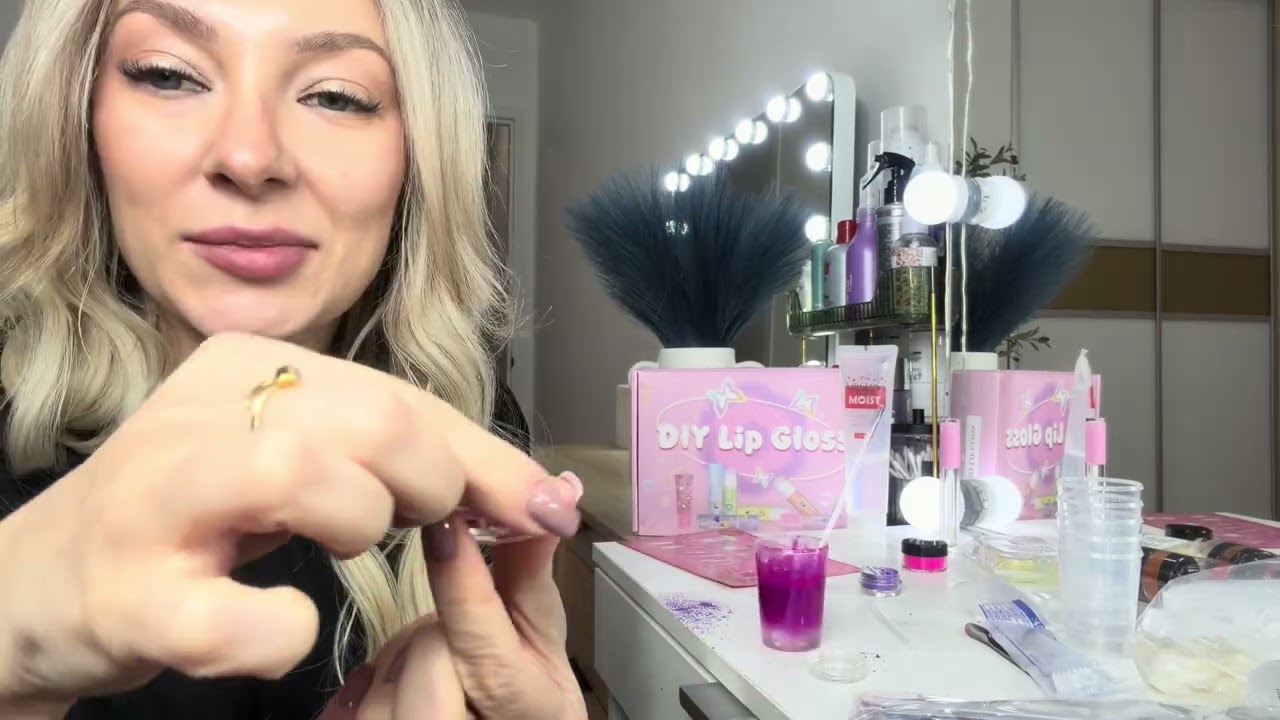 Lip Gloss Making Kit- DIY Fun Lip Gloss Kit, Make Your Own Lipgloss with Moisturizing Lip Gloss 