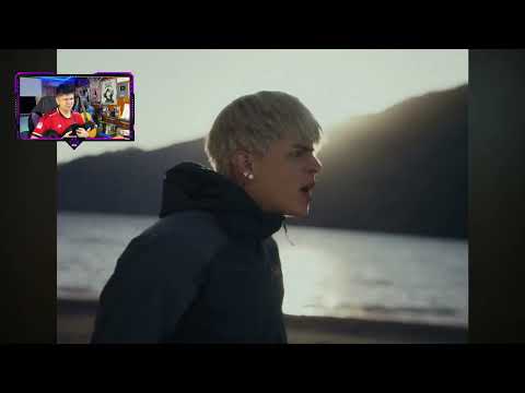 REACCION a 16. LEJOS - STRANGEHUMAN