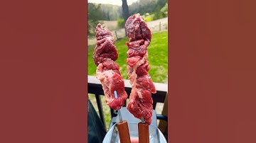 Chuck and flank steak skewers on a gas grill #cookingvideo #bbq #grilltime #bbqmeat #grill
