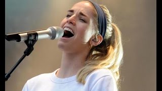 London Grammar - Wasting My Young Years Live "Vieilles Charrues 2015