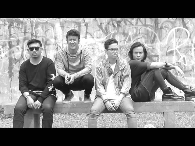 Barris - Bukanlah Nyata (Official Music Video) class=