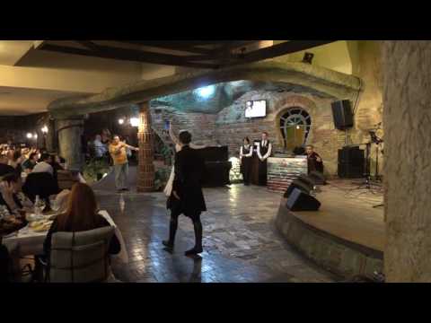 Aruna \u0026 Hari Sharma enjoying Kartuli (ქართული) \"In the Shadow of Metekhi\" Tbilisi, Oct 07, 2016