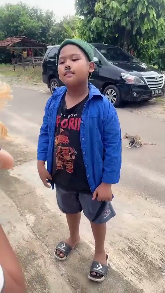 Vidio kocak dan gokil @nyaikembang1nyaikembang1 /kasihan ayah?