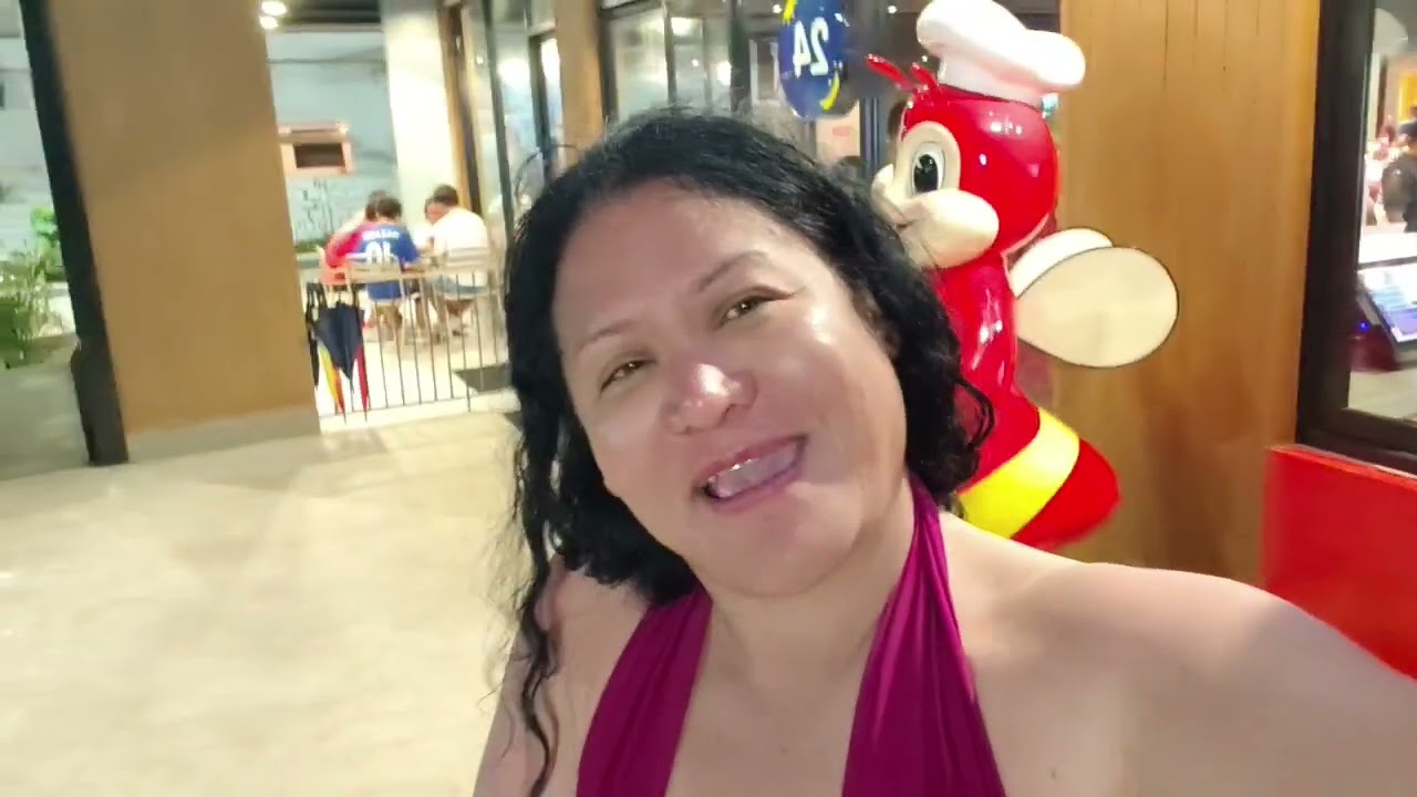 Sa Jollibee may Swimming Pool ba sa loob? At bakit nakaSwimsuit ka pumasok 🤣