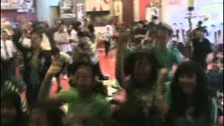 SUPER7 - GO GREEN FlashMob Seveners.mp4