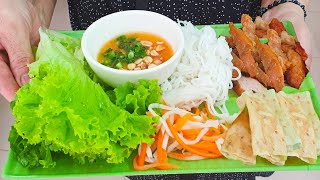 9 HIDDEN Vietnamese Street Food In Saigon Alley Market