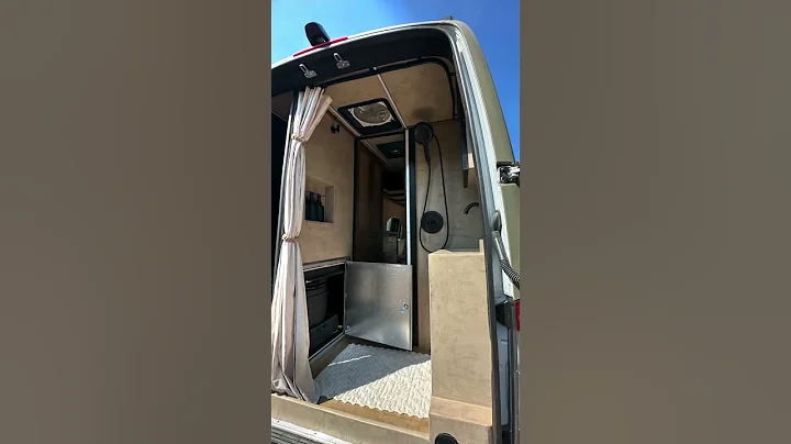 LUXURY CAMPERVAN BATHROOM: DIY VAN BUILD