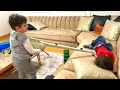 Yusufu uyandırmak için Ömer çok yüksek ses yapıyorYusuf uyanmak istemiyorYusuf çok rahatsız oldu