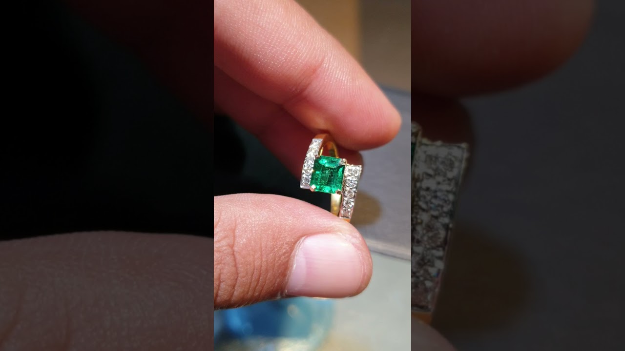 Natural Vivid Green Emerald Insignificant Gold Diamond 1.08 crt GRI LAB