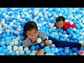 Bermain di playground indoor mall bersama adik - Mandi Bola