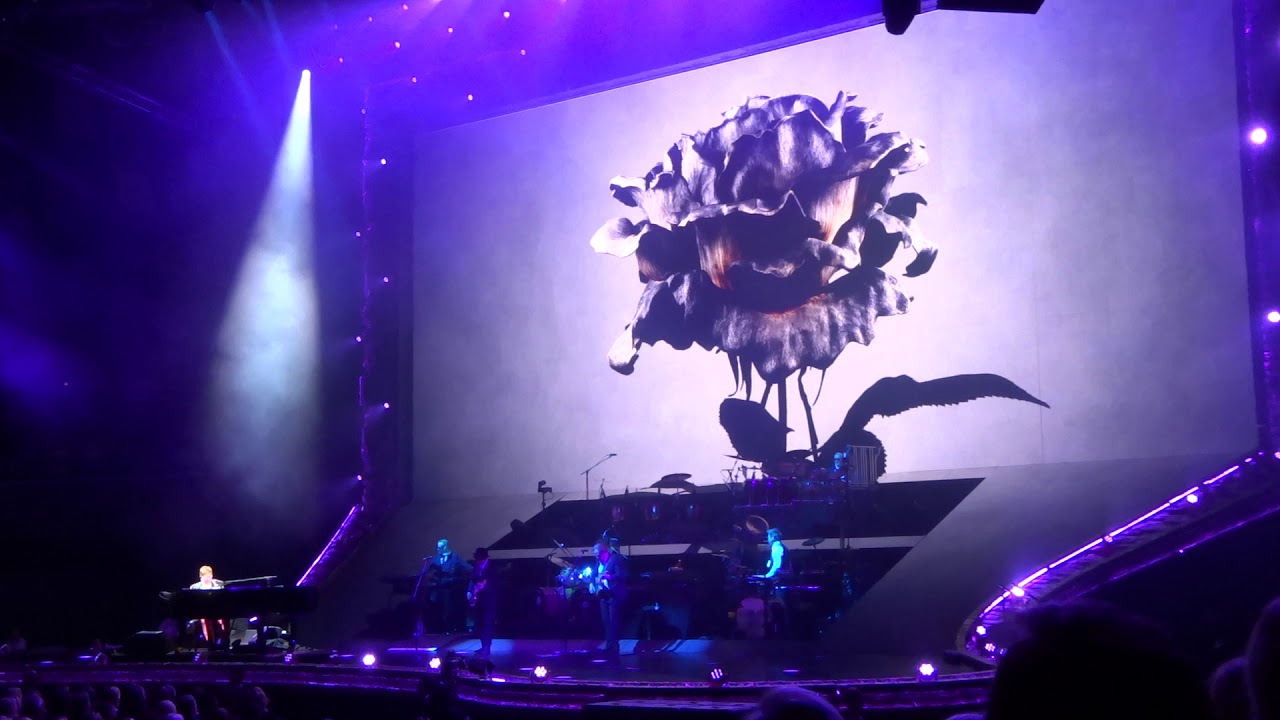 Elton John Funeral for a Friend / Love lies bleeding live, Vienna 01.05.2019 YouTube