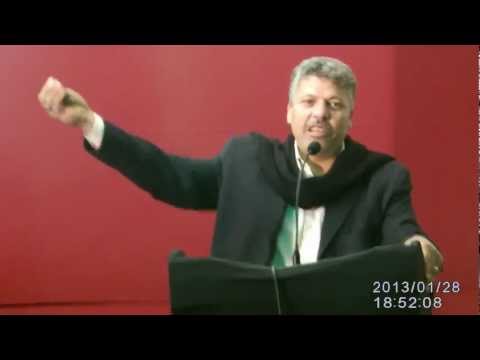 الشاعر حسين السوهاجى بمعرض الكتاب
