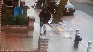 Package Stolen In Borough Park In Broad daylight | December 18, 2019
