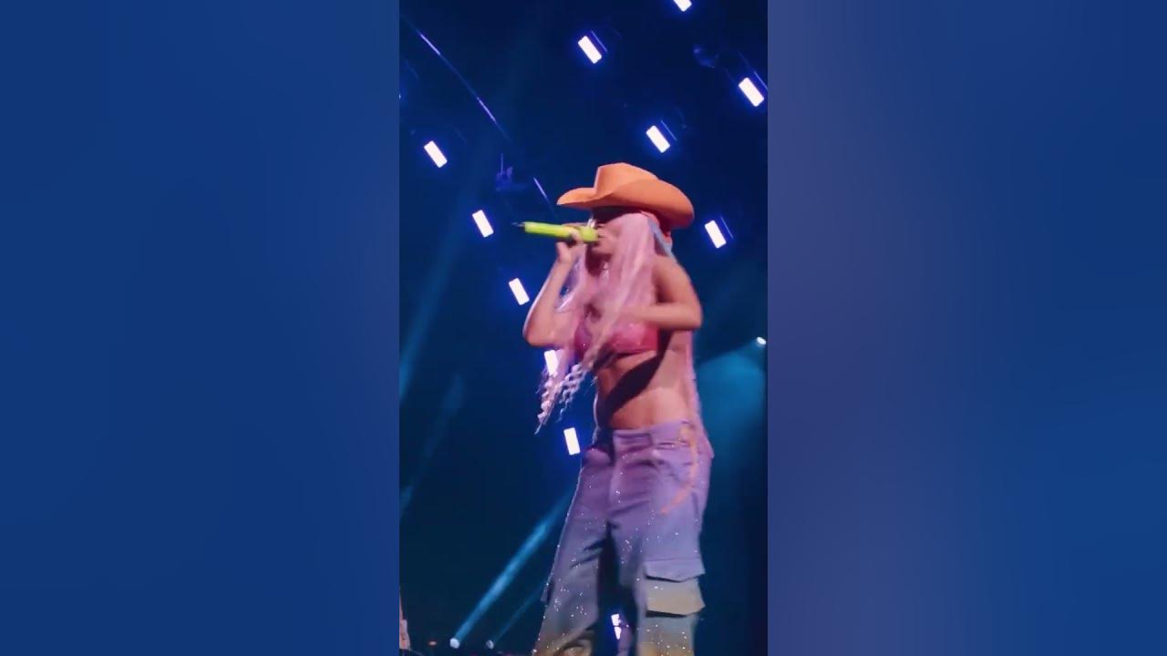 Karol G , Si Antes Te Hubiera Conocido [En Vivo]