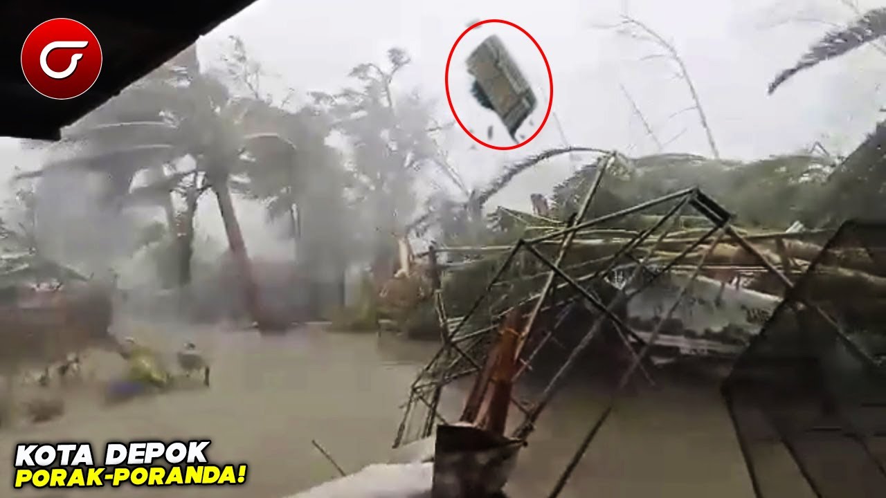 Depok - Badai Dahsyat Porak Porandakan Kota Depok Jawa Barat. Semua Beterbangan