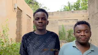 Kijana Anataka Kupanua Uku Angalia Ucheke