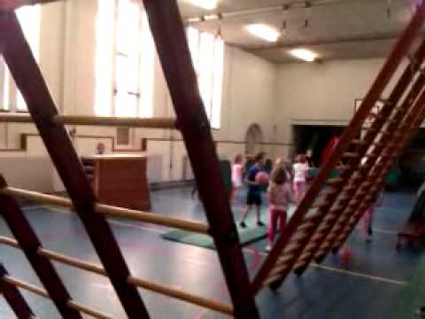 Spiksplinternieuw Groep 3-4 doet het James Bond spel bij gym! - YouTube DP-28