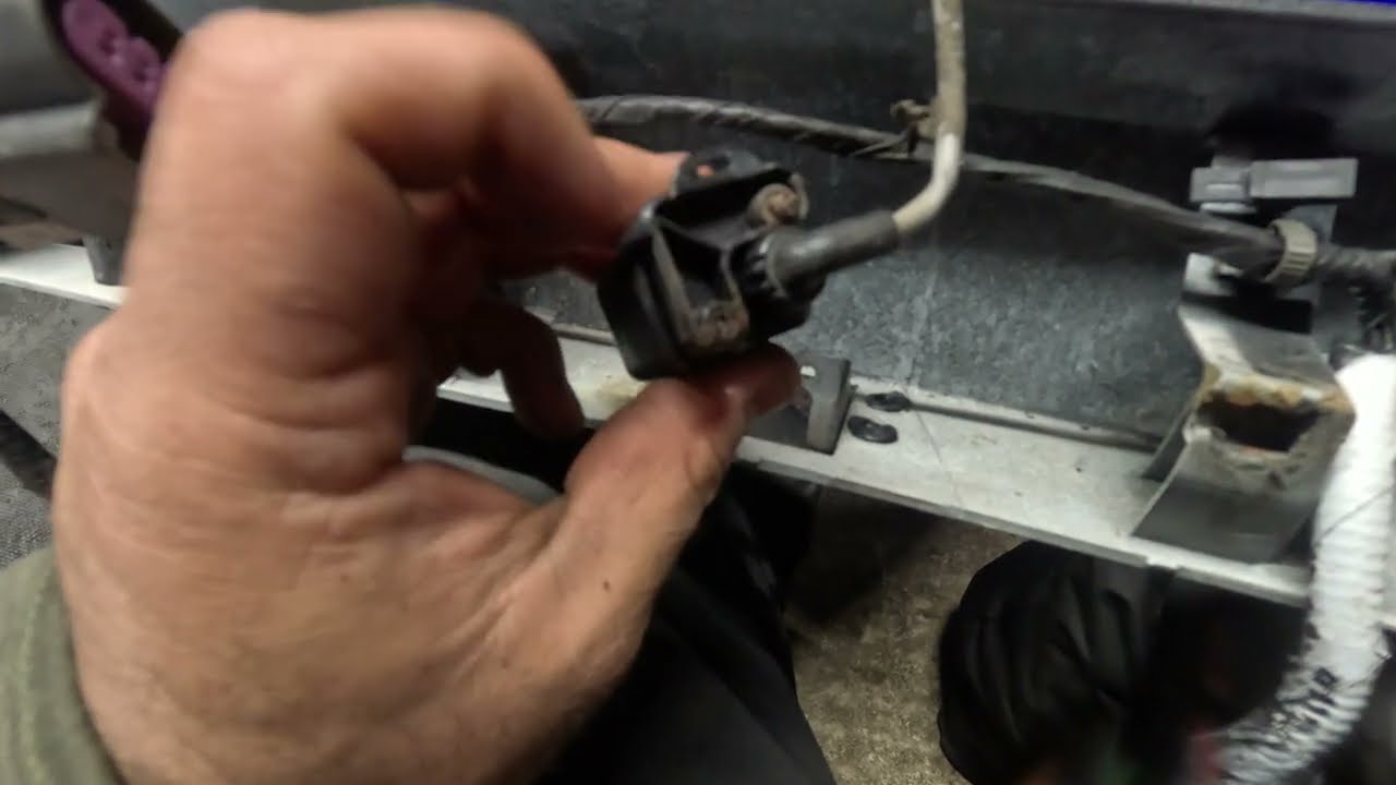 2007-2013 GM Suburban, Tahoe, Yukon, Escalade Rear camera replacement