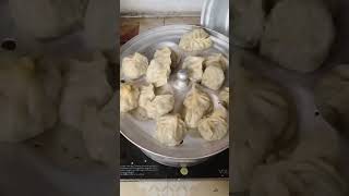 Ghar ke bane momos aur teekhi chutney... asli sukoon! 🌶️🥟"#FoodGram #SpicyChutney #MomoLover