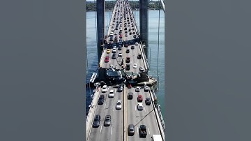 Rush Hour Bridge Collapse – Total Chaos Caught on Camera!