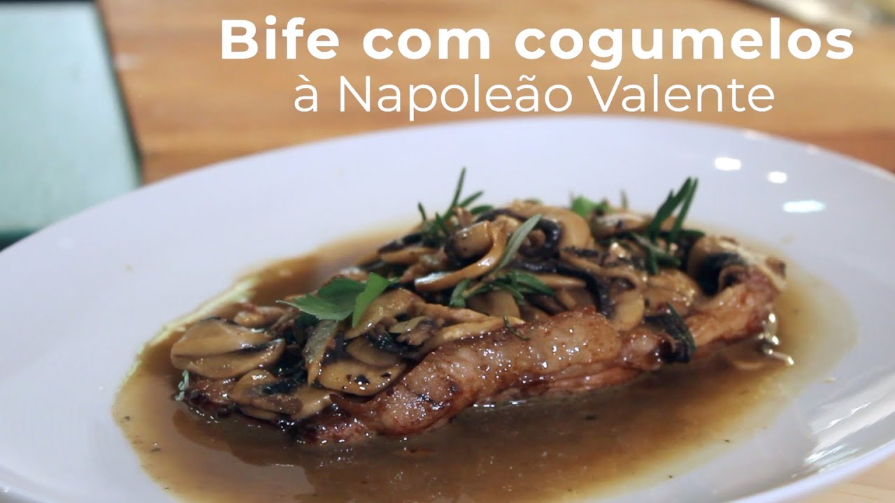 Bife com molho de cogumelos