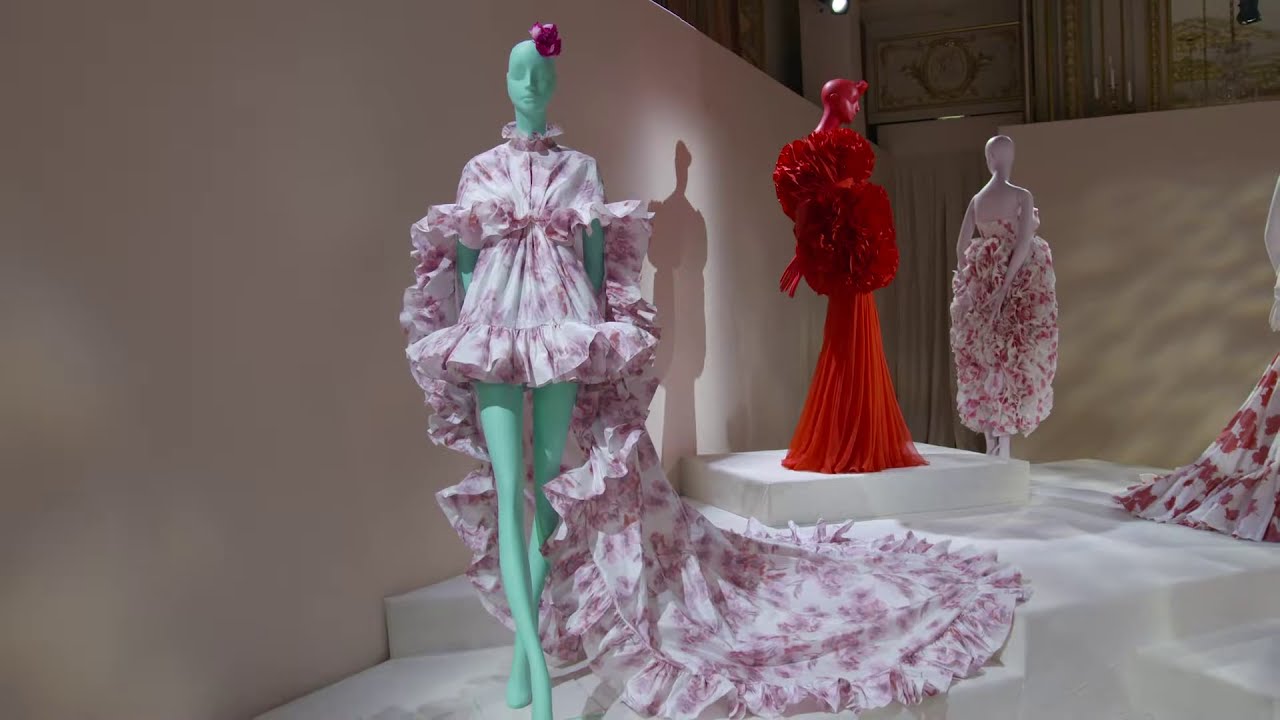 GIAMBATTISTA VALLI HAUTE COUTURE 17 - 