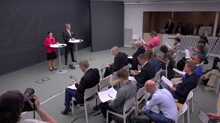 Pressträff i samband med överlämningen av Public servicekommitténs betänkande