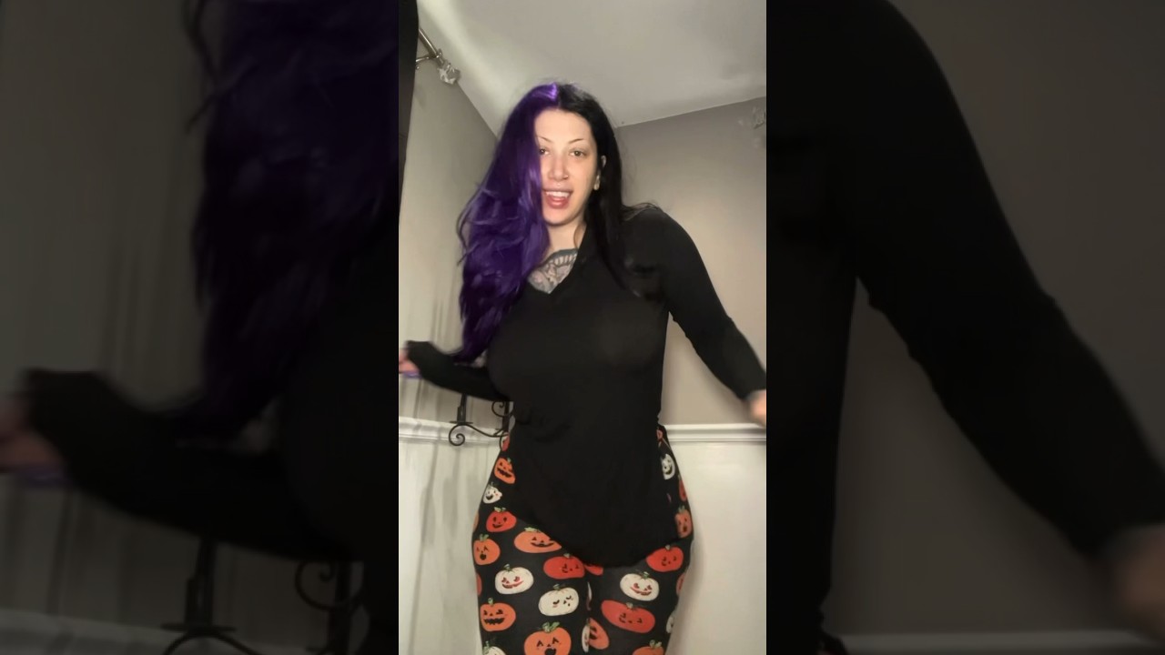 Which transition is better?This one or the one where I raised my arms?😈#shortscreator #transitions