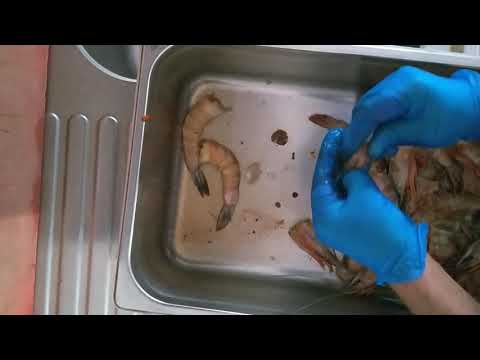 How to clean sherim fish جھینگا مچھلی کو کیسے صاف کرتے ہیں