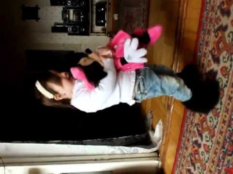 ნატალი ულოცავს