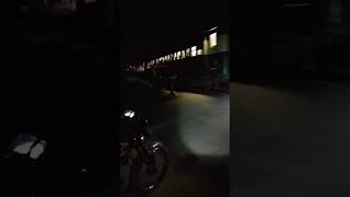 مکمل لاک ڈاؤن اور بند شہر بھلوال || رات کے سناٹے میں گزرتی ہزارہ ایکسپریس||